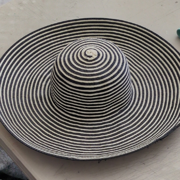 Daniele Meucci Women's Black & White Italian Floppy Sun Hat L - Picture 1 of 4